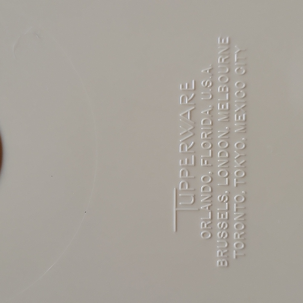 TUPPERWARE - Picture 3 of 5